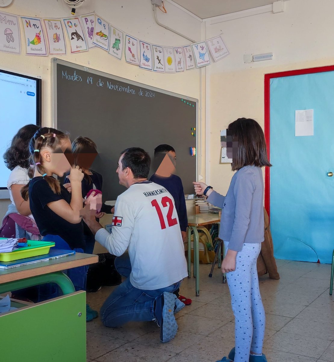 cracamposc's tweet photo. "Un mundo más justo a través del teatro" Visitas para crear,imaginar,representar,inventar... @yocontigoteatro @Coodecyl @DipuSG @sepiegob @EUErasmusPlus https://t.co/EDSxAmC1lr