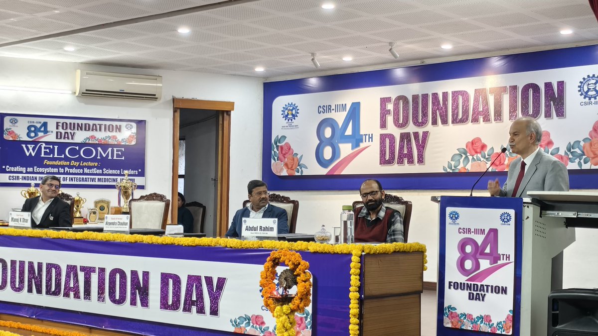 csiriiim's tweet photo. Celebrating #84YearsofExcellence! #CSIRIIIM marked its 84th #FoundationDay celebration with an #inspiringlecture by Chief Guest Prof. @Prof_ManojDhar. Dr. @Nirpendra2023 was the guest of honor. Director Dr. @zabeerahmedb applauded #achievements & set #goals for #innovation. https://t.co/tyGPn10Y55