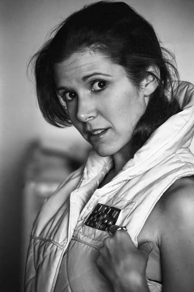 NorwegianThomas's tweet photo. @leiaspacebunss Don't think I've seen that first one before.

'Carrie on the set of Empire Strikes Back' is one of my favorite types of Star Wars behind the scenes pictures. It's the gift that keeps on giving. https://t.co/Tfyqn7rmT2