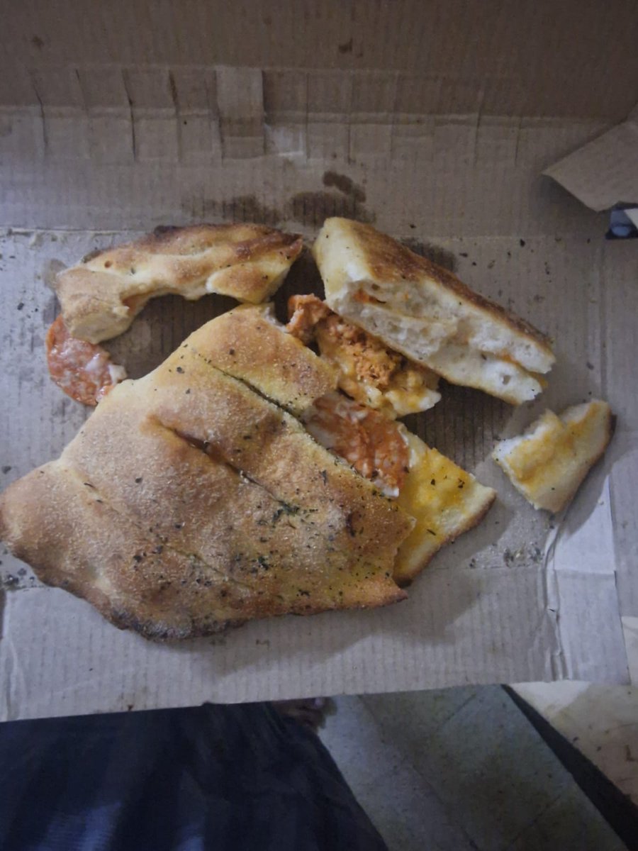 KumarManoz85's tweet photo. Be careful guys.
Domino's Pizza stores may deliver NON VEG for ur VEG order.
@dominos_india https://t.co/N9BqKVykZn