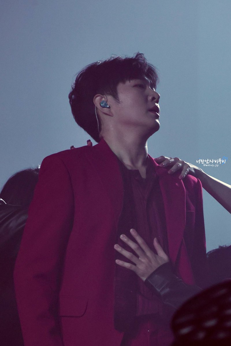 막콘은 농밀한 천사복숭아 느낌인데
첫콘은 약간 다정한, 섹시한 악마....느낌이에요