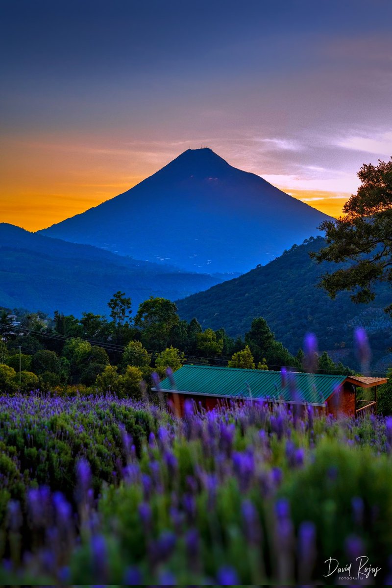 El volcán de Agua es guapo desde dónde quiera que lo veas...
#Guatemala