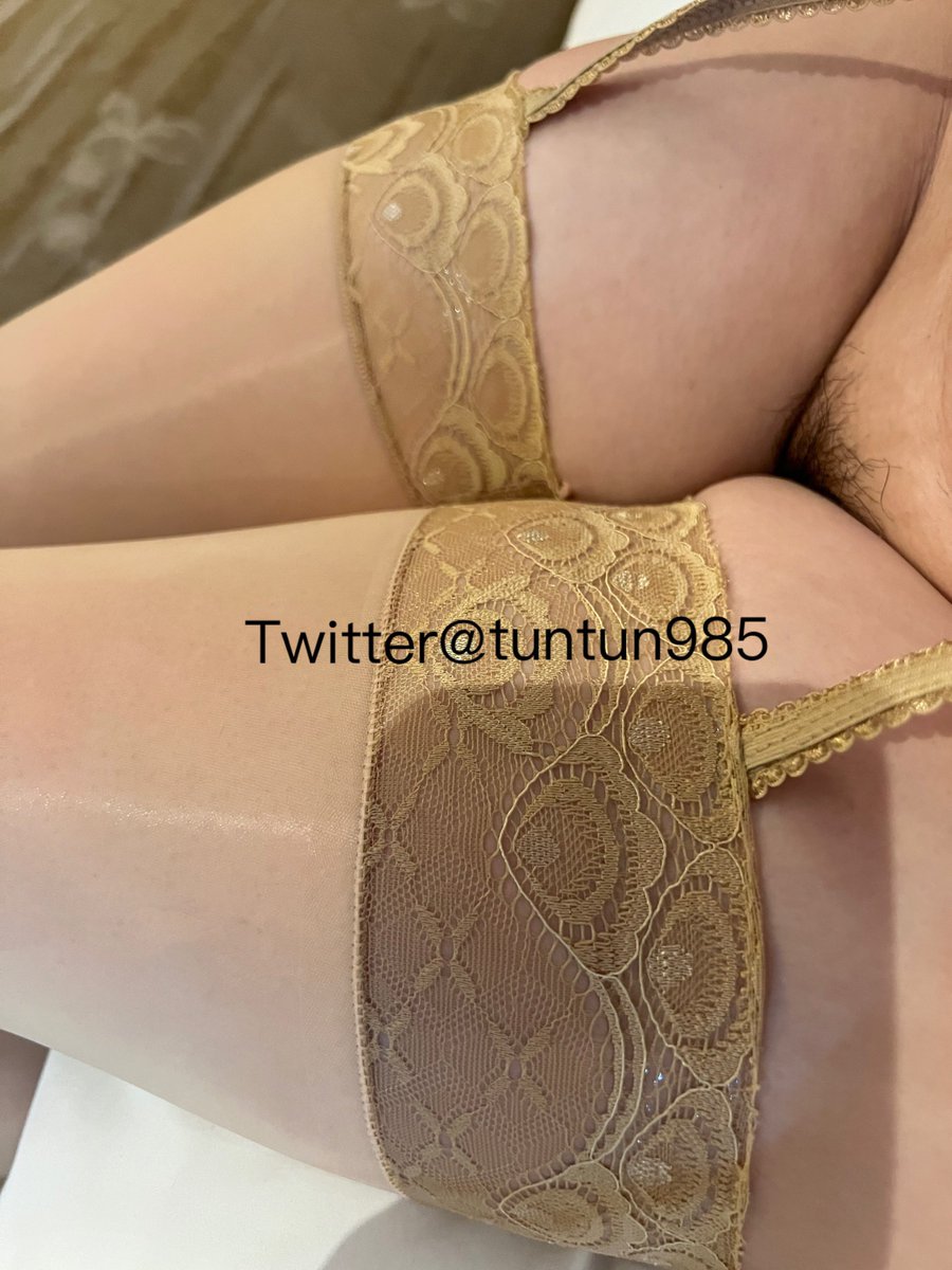 福利姬豚豚臀很大分享的黄推图片3 - 网红私拍内容