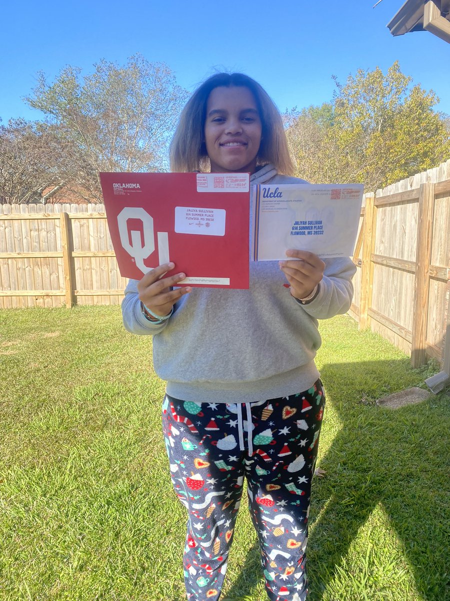 Thank you coaches for sending me mail!! Really hope i can make it to one of your camps one day thank y’all so much, so grateful!! <a href="/d1vision_sb/">D1VISION Softball</a> <a href="/coachjro/">Jennifer Rocha</a>  <a href="/Coach_Inouye/">Kelly Inouye-Perez</a>
