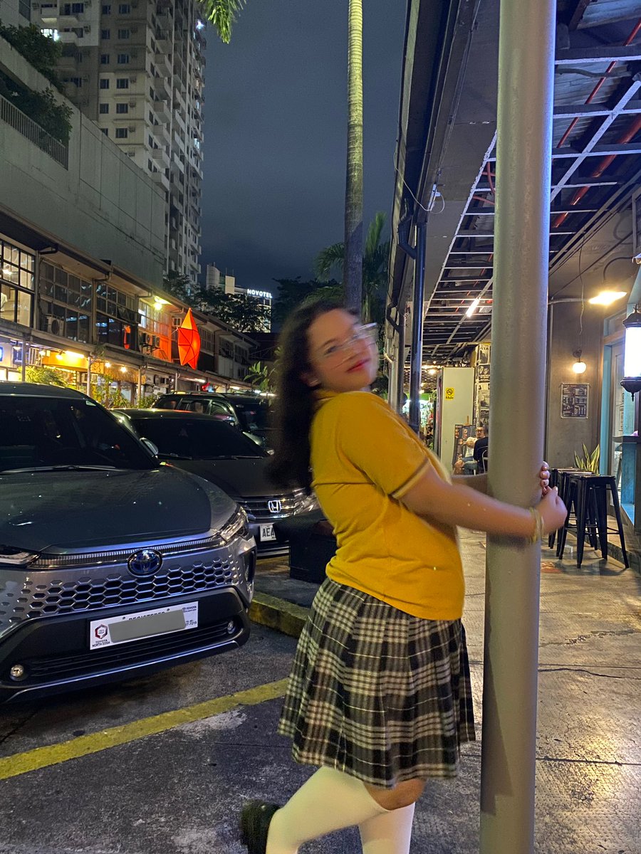 haeyxna's tweet photo. ily @clfrnia_maki !!! 💛 https://t.co/xTfviU8jnx