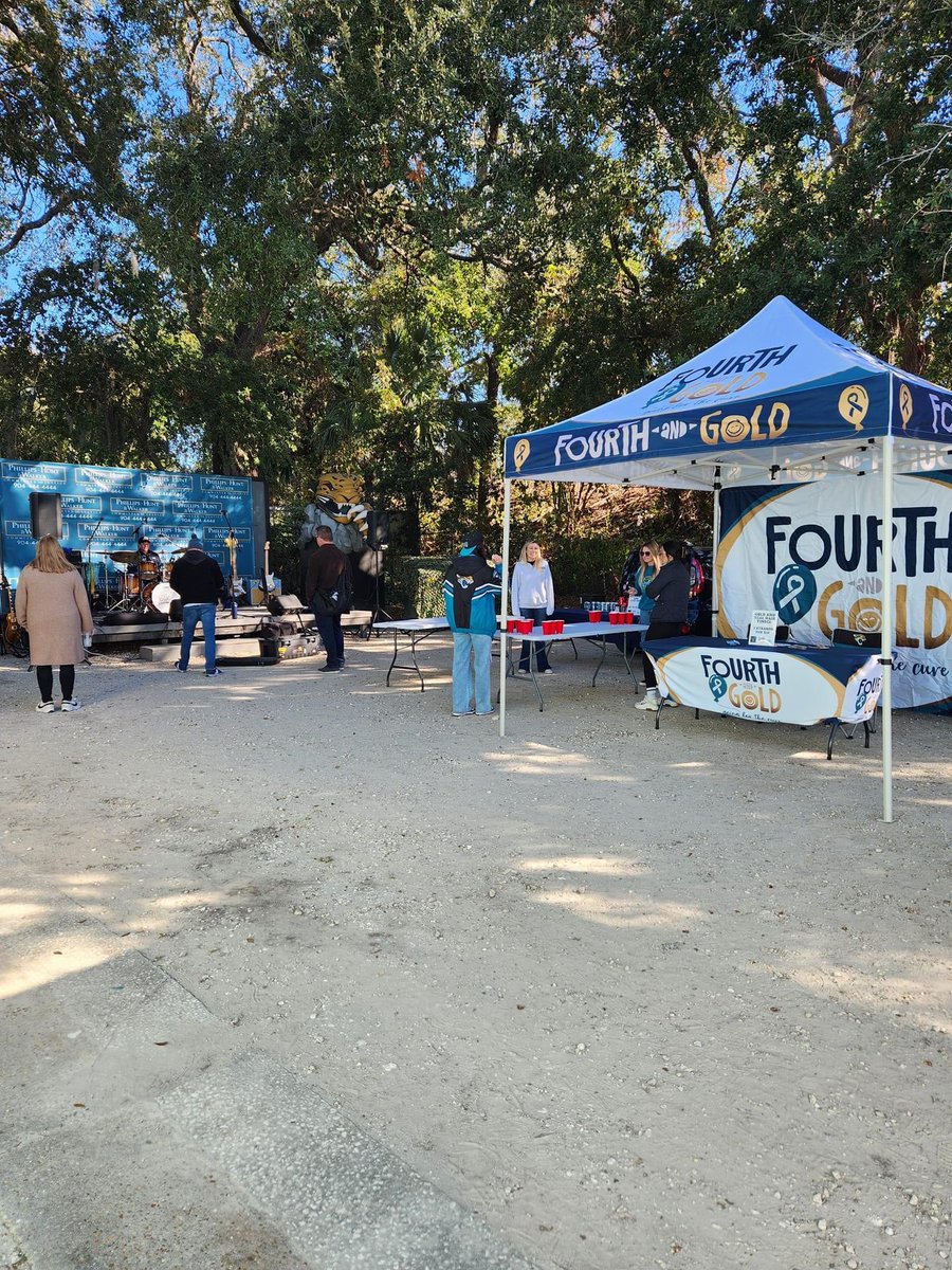 Tom McManus (<a href="/meathead55/">Tom McManus</a>) and the Dad Bodz playing before the <a href="/Jaguars/">Jacksonville Jaguars</a> / <a href="/HoustonTexans/">Houston Texans</a> at the <a href="/duuuvalhouse/">The Duuuval House®</a>. This weeks charity is <a href="/fourthandgold_/">Fourth And Gold</a>. Come join us. #duuuval #cityofjax #HOUvsJAX