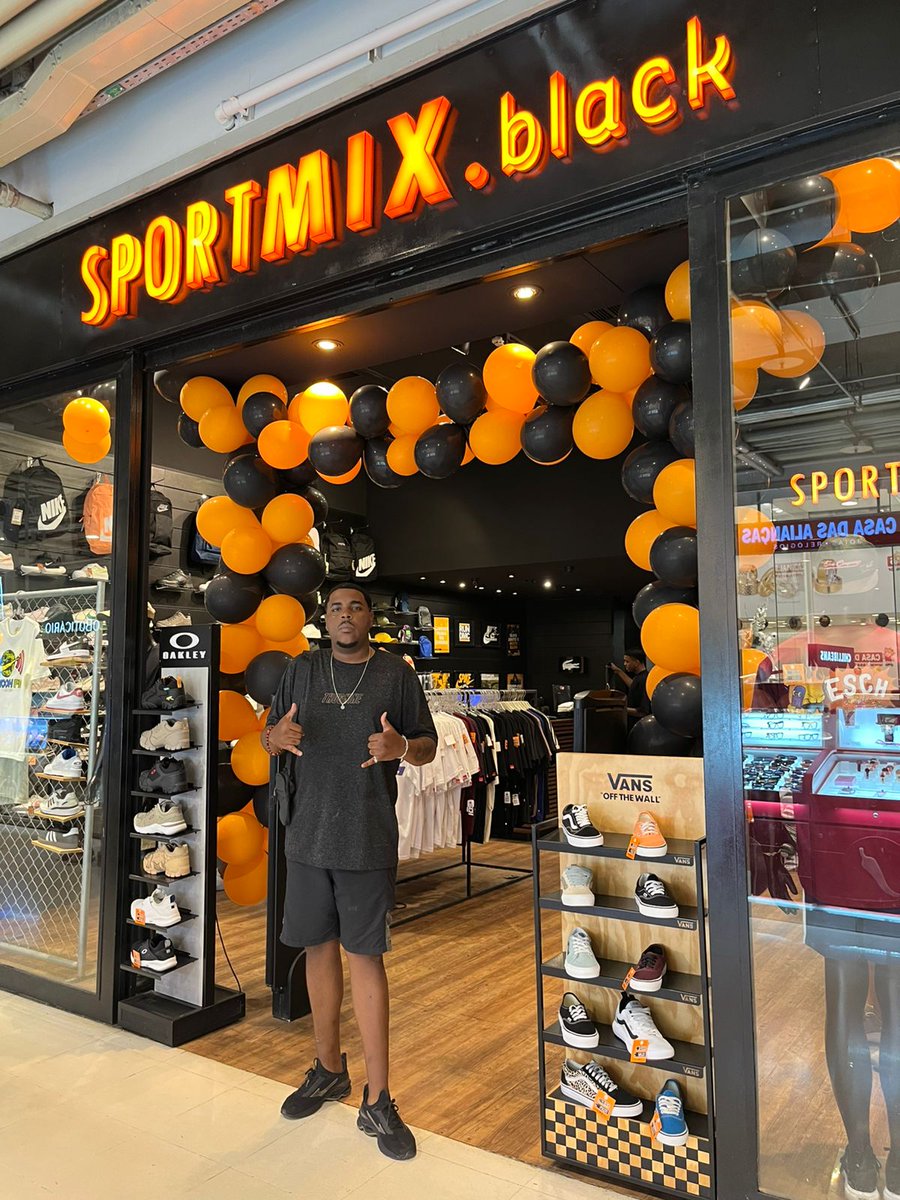 TF_dwaves's tweet image. Então família, vim aqui comunicar vocês que, a partir de segunda feira, vou estar fazendo parte da equipe de vendas da tão famosa @SPORTMIXONLINE, localizada no bangu shopping, então pra você que está afim de adquiri seu traje novo, seu pisante ou seu acessório, é comigo que você