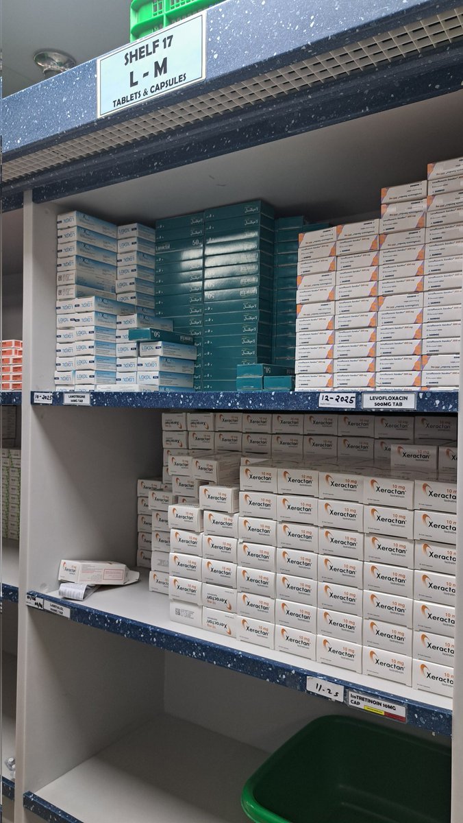 ieve_29's tweet photo. 17 - 28 Nov
outpatient pharmacy 💊

نهاية الأسبوع الماضي كمّلت أول روتيشن لي في مستشفيات القوات المسلحة بالمنطقة الجنوبية.  كانت التجربة مثرية تنوعت مابين استلام الوصفات ومراجعتها وتقديم المشورة للمرضى حول الاستخدام الصحيح لأدويتهم. https://t.co/dNq18Ank0X