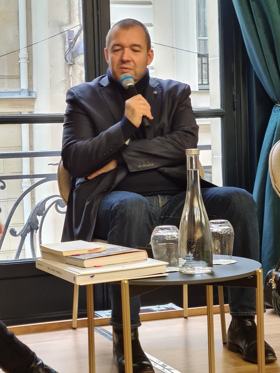 ggomez_chef's tweet photo. Conférence joyeuse avec Luana et Alessandro Belmondo pour le Festival des « Livres et des Artistes » #luttecontrelilettrisme #deslivresetdesartistes https://t.co/43PHE9qBl4