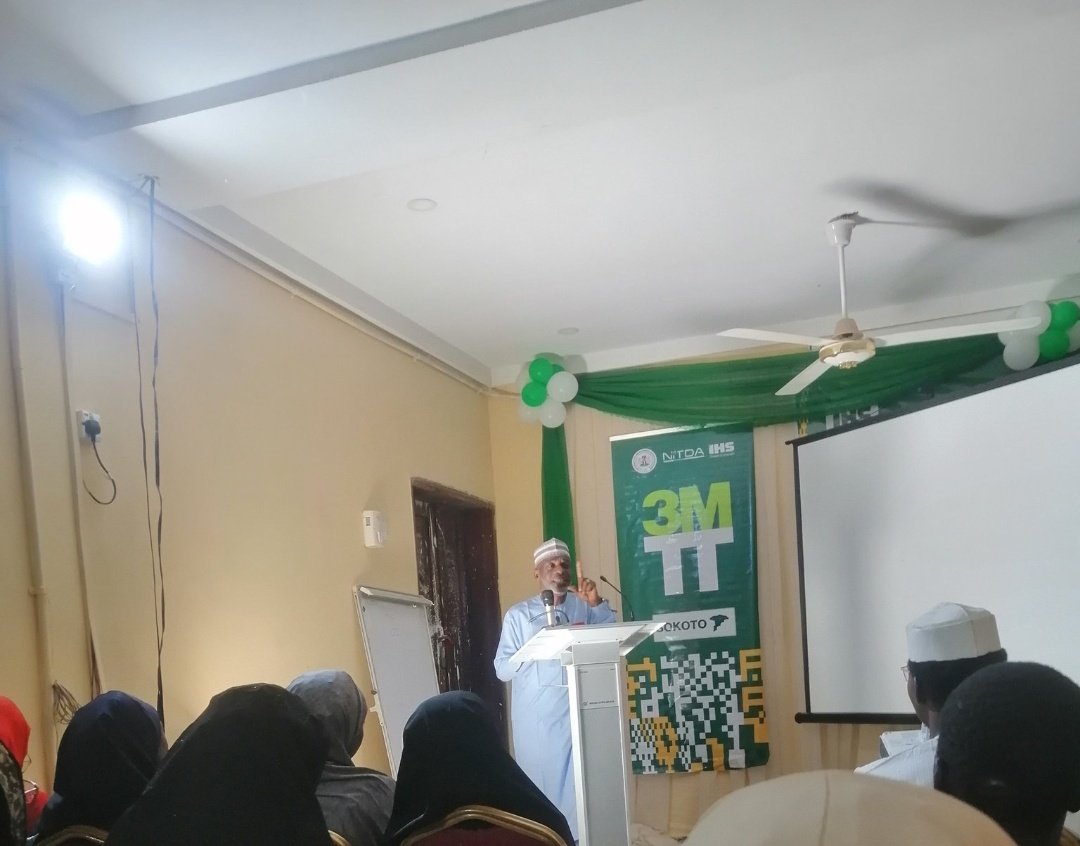 Atinuke_bose's tweet photo. My 3MTT training Journey ended with the graduation that was done today☺
and I am glad I seized the opportunity when it came! The training has been an amazing one, equipping me with the necessary knowledge needed as a product manager. Thank you @3MTTNigeria #3MTTSokoto https://t.co/SsT7fg8Fp0