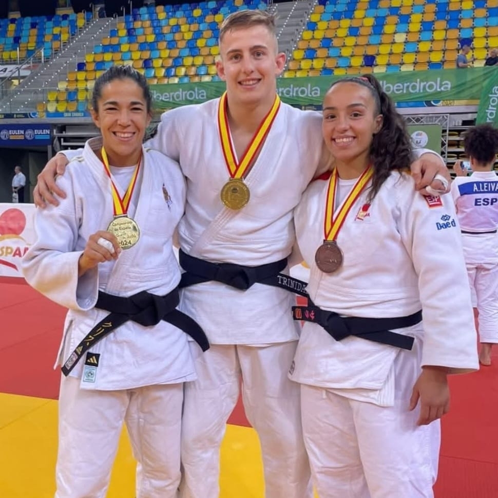 🥋 Queremos felicitar a <a href="/Daninieto81/">Dani Nieto</a> y <a href="/CrisCabanaP/">Cristina Cabaña</a> que se han proclamado Campeones de España de Judo 🥇este fin de semana, en Gran Canaria. Además, Sara Fernández ha conseguido el bronce 🥉 redondeando una gran actuación de los judokas del <a href="/JudoStabia/">Judo Club Stabia</a>. Enhorabuena!! 👏