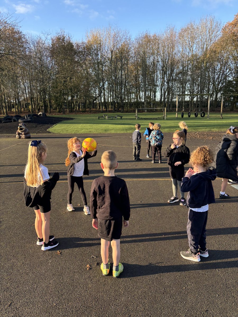 This week in our PE lesson, Year 2 worked really hard hard to perfect a chest pass, thinking about how to perform it and the benefits of it in team games. Well done Y2! <a href="/BarntonMissR/">Miss Rutter</a> <a href="/barntonMrJ/">Ryan Jones</a>