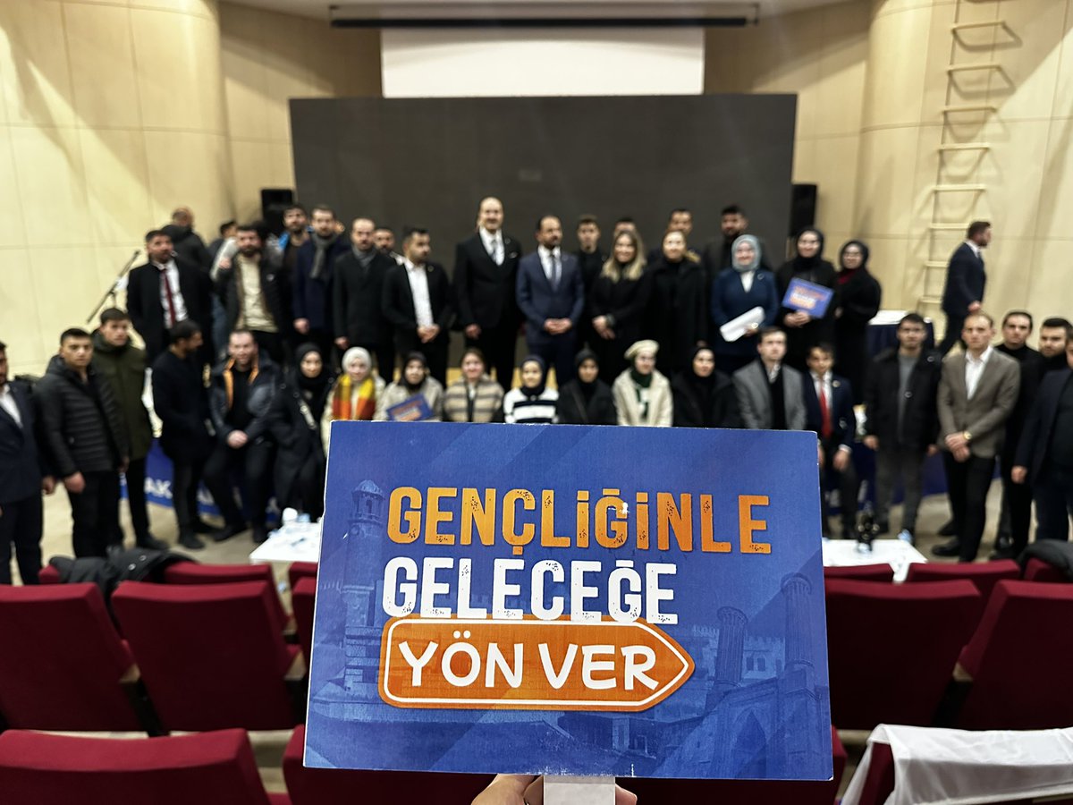 pirilozcelik1's tweet photo. 📍Palandöken

Palandöken’in dağ gibi sağlam gençleriyle 7. Olağan İlçe Gençlik Kolları Kongremizi gerçekleştirdik. 🏔️🗳️ 

#GençliğinleGeleceğeYönVer https://t.co/e4gfkVcNma