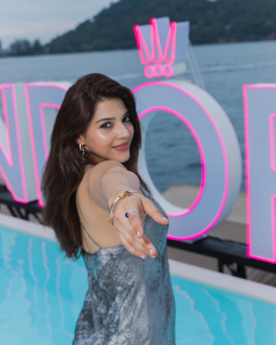 Gduhsr4XoAA4CbE?format=jpg&name=large