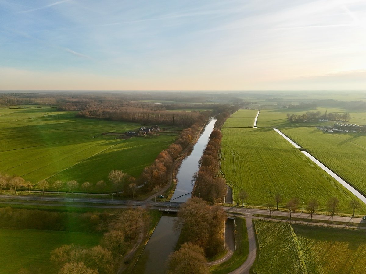 Een prachtige dag boven het Overijssels kanaal bij Raalte. ☀️
#salland #overijsselskanaal instagr.am/p/DDCvWjttczR/