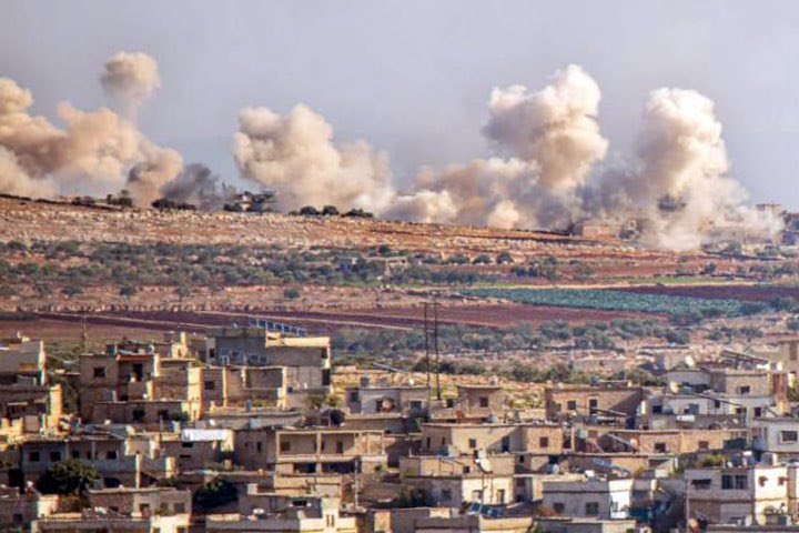 RoiLopezRivas's tweet photo. 💥🇸🇾🇷🇺 Imágenes de los bombardeos aéreos sirios y rusos contra cuarteles generales de mando y líneas de retaguardia de los terroristas en el norte de Siria. https://t.co/IAZpWYYqgc