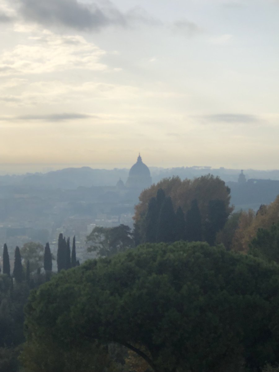 De passage à Rome pour la 10e édition des #MED organisées par ⁦<a href="/ispionline/">ISPI</a>⁩ avec ⁦<a href="/paolo_magri/">Paolo Magri</a>⁩ comme chef d’orchestre. Ce que je retiens : pour les participants, la question palestinienne importe bcp moins que le nouveau rapport de force régional modifié par #Israel.