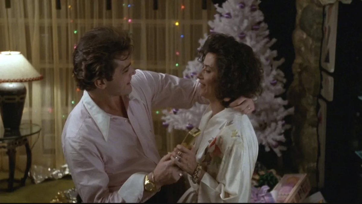 musicboxtheatre's tweet photo. The Music Box's 25 Days Of Christmas Movies🎄🧵

Dec 1: Reminder that GOODFELLAS is a Christmas movie https://t.co/EjWVugJeSi