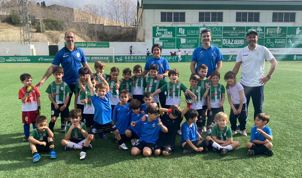 RFAFJAEN's tweet photo. 👶🏼⚽️| II Concentración Bebé de Fútbol

La concentración bebé de fútbol se ha celebrado en el municipio de Mancha Real.📍

🤝Agradecemos la colaboración y la cesión de las instalaciones. https://t.co/TSUvzoWpTl