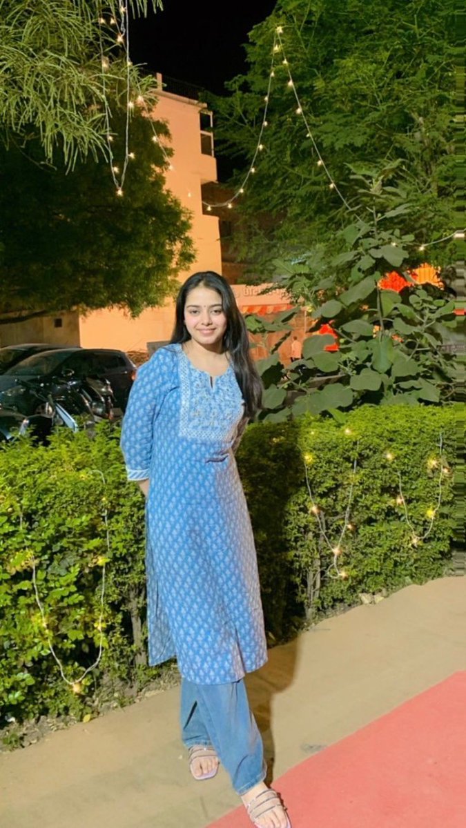 शुभ रात्रि वन्दन दोस्तों 

आपका रात्रिकालीन विश्राम शुभ हो 
राधे राधे