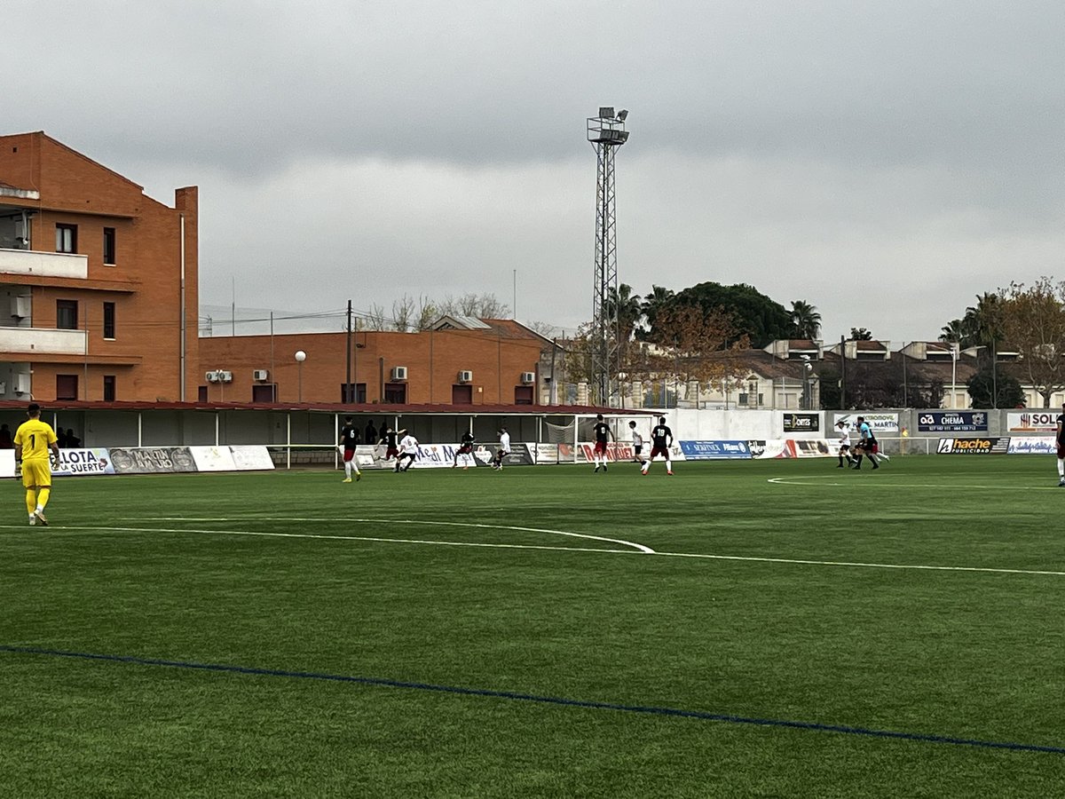 En directo desde el campo De la Vega!!👍🏻
. 
GOOLL DEL CPMORALEJA GOL DE LUCAS!!💪🏼💪🏼
.
CPMoralela Cahersa 
     2-1
U.P.Plasencia 

Vamoooosss Equipo!💪🏻💪🏻
.
#SiempreCP🤍🖤
#AupaMoraleja💚🖤