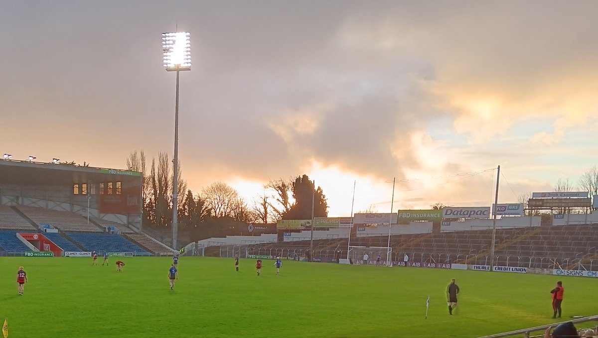 A watery sunshine over Thurles as Sars beat Ballygunner to win the Munster Club Senior Hurling Championship for the first time. #SeeYouAtAMatch <a href="/OfficialCorkGAA/">Cork GAA</a> <a href="/SarsfieldsCork/">Sars</a>