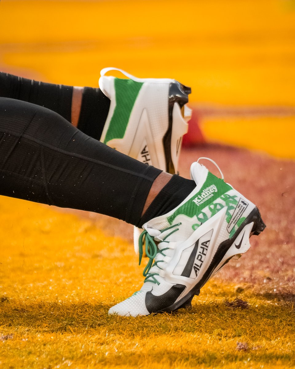 Commanders's tweet photo. Cleats for a reason #MyCauseMyCleats https://t.co/nPHy91cHAr