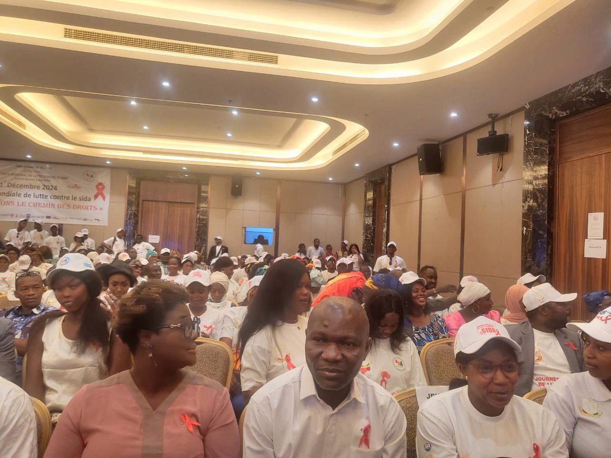 Journée mondiale de lutte contre le #SIDA sur le thème #SuivonsLeCheminDesDroits.
Les équipes de <a href="/OIMGuinee/">OIM Guinée</a> interviennent en région forestière pour étendre les services de prévention différenciée du VIH aux populations clés et vulnérables.
#JournéeMondialeDuSIDA