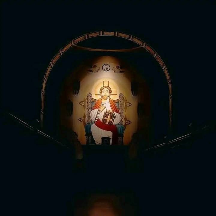 المذبح ده قوته جباره ، المذبح ضهر للي ملوش ضهر ♥✨"

لنا مذبح ( عبرانين١٣:١٠) ..✨"