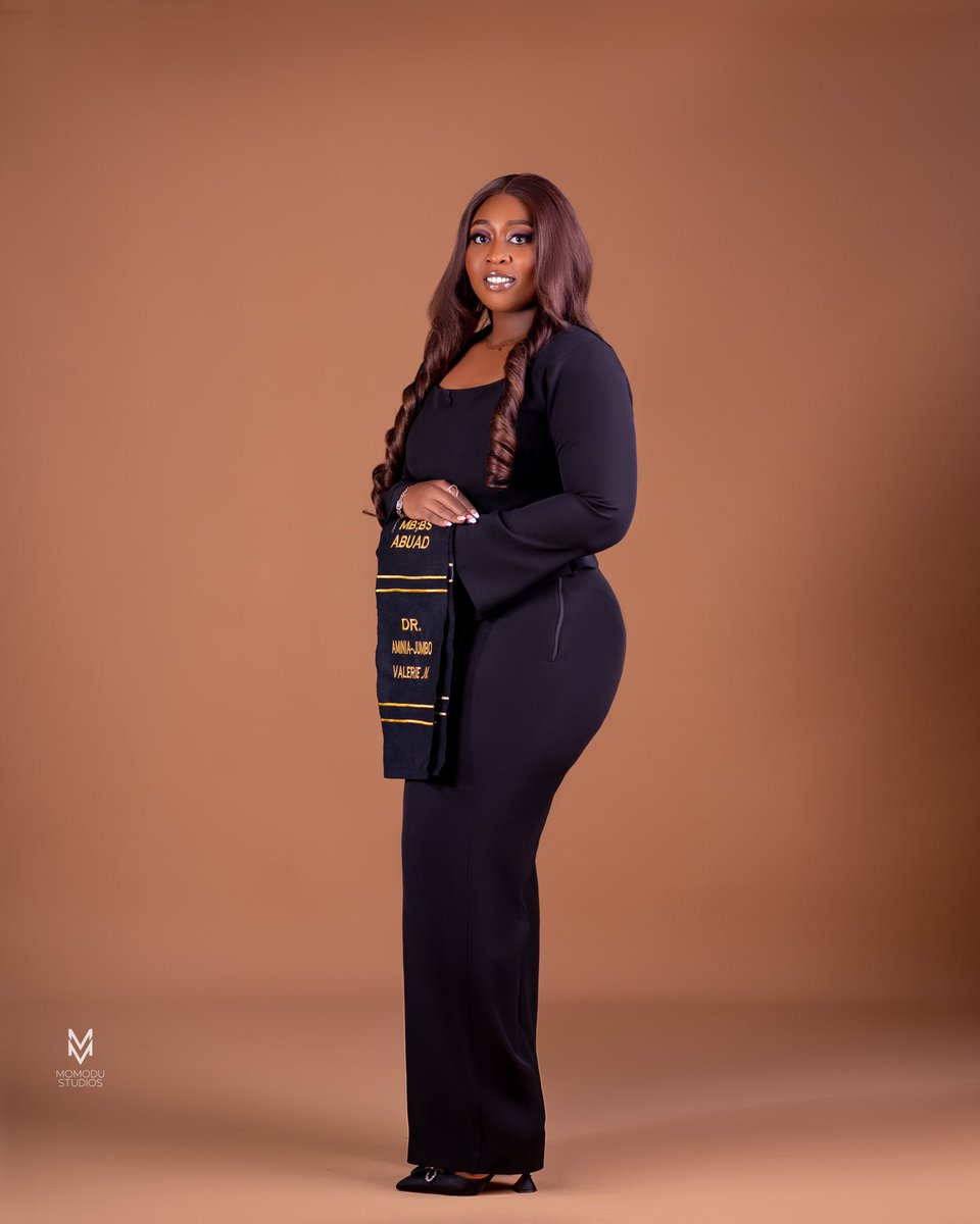 Valerie🥂 tweet media