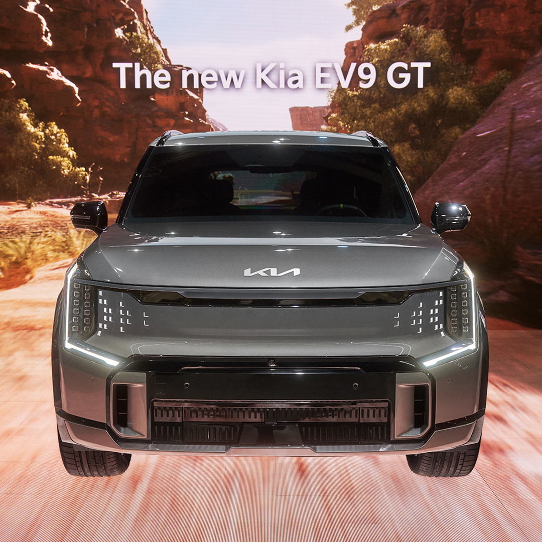 Kia's tweet image. A week of reveals and excitement. Thanks to everyone who made it possible. Come see us again next year! @LAAutoShow #LAAutoShow #KiaSportage #KiaEV9 GT #KiaEV6 GT-Line