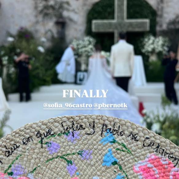 NewsSanmiguel's tweet photo. #BODA.- Así fue la boda de #SofíaCastro y #PabloBernot
Ellos tomaron como escenario para su celebración a Luna Escondida, ubicado en el camino a Marroquín en San Miguel de Allende
#bodatime #sofia #sanmigueldeallende https://t.co/B9OYJgANS8