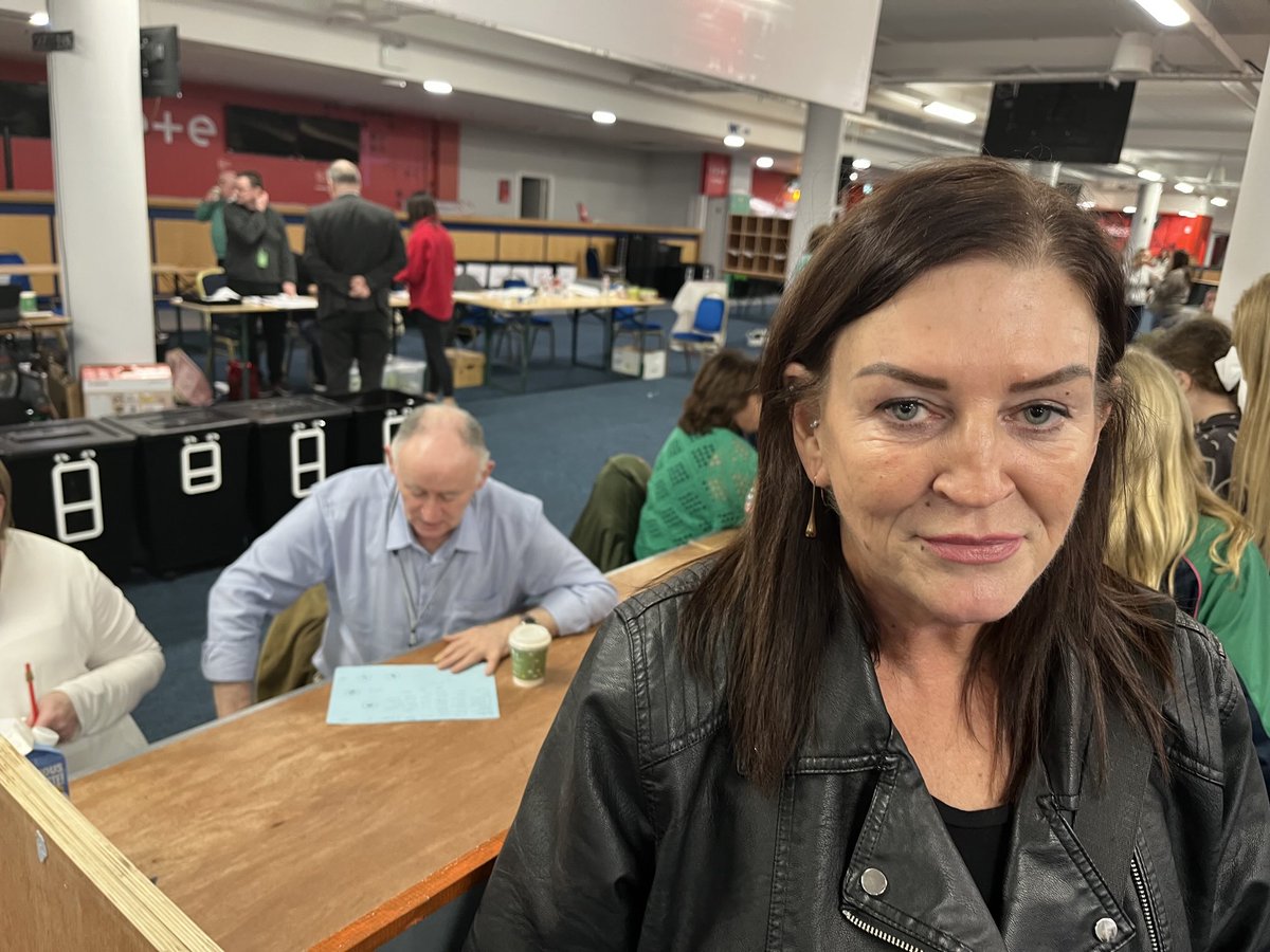 RTElimerickcity's tweet photo. Count 12 Aontú’s Sarah Beasley eliminated her 3460 votes being distributed ⁦@QuinlivanTD⁩ just 50 shy of a quota ⁦@ConorSheehan93⁩ is ahead of ⁦@elisaodonovan⁩ by 49 ⁦@rtenews⁩ https://t.co/8IoCi7CkII