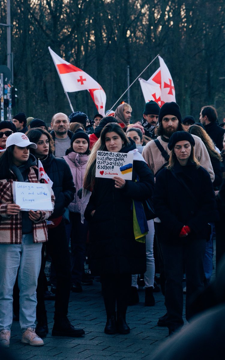 m_dorn_'s tweet photo. Anlässlich der gewaltsamen Niederschlagung regierungskritischer Proteste aufgrund des russischen Einflusses in #Georgien zeigte sich @GZA_Europe mit den Demonstranten in Georgien solidarisch. #b0112 https://t.co/NgEqc7vZR4