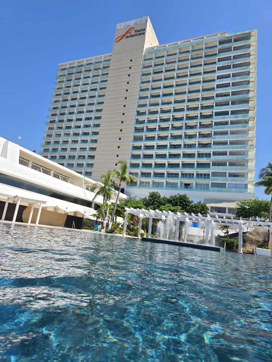 No existe fecha que no llegue

         G r a n  r e a p e r t u r a

Hotel Fiesta Americana Acapulco