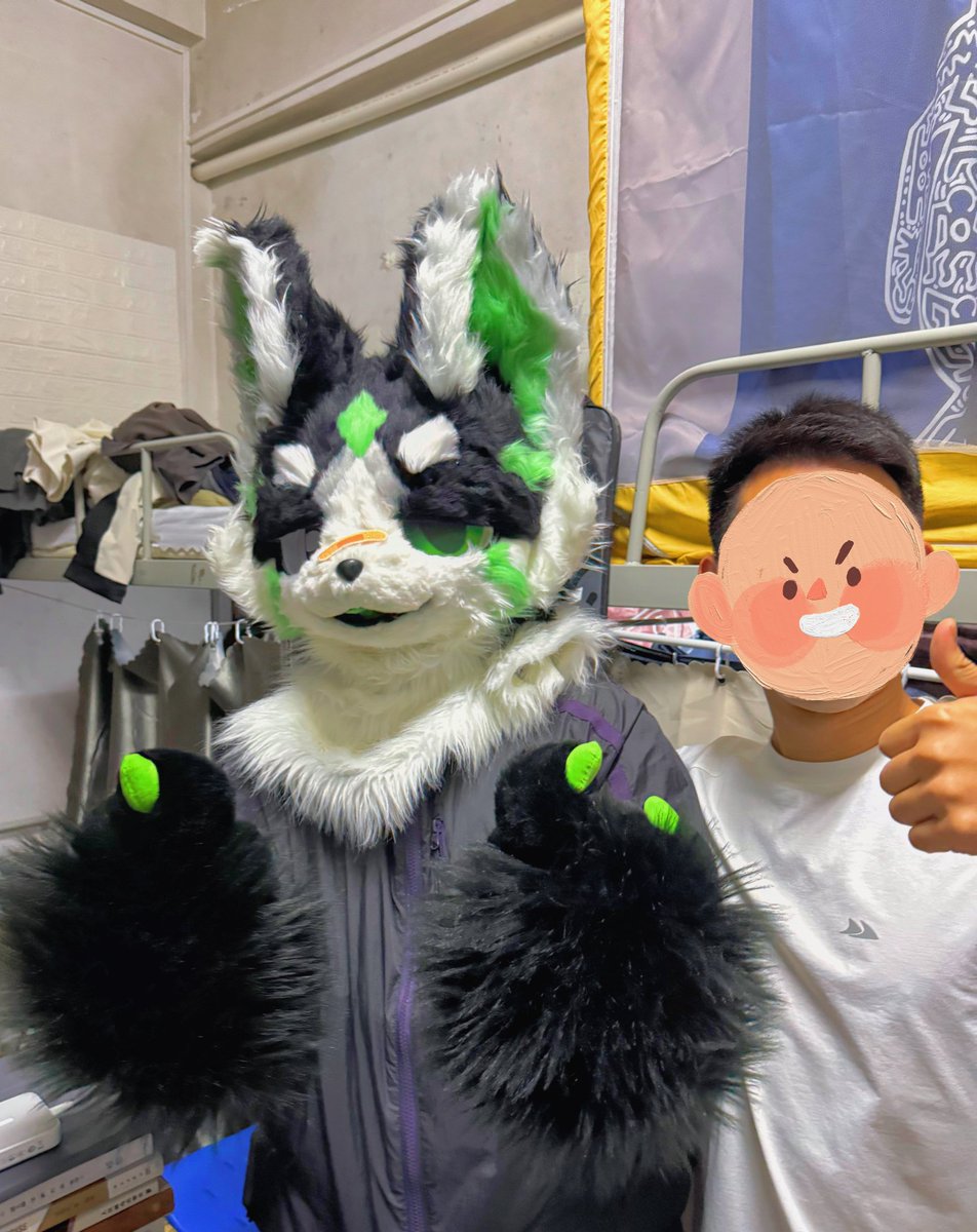 在宿舍刷存在感😜
