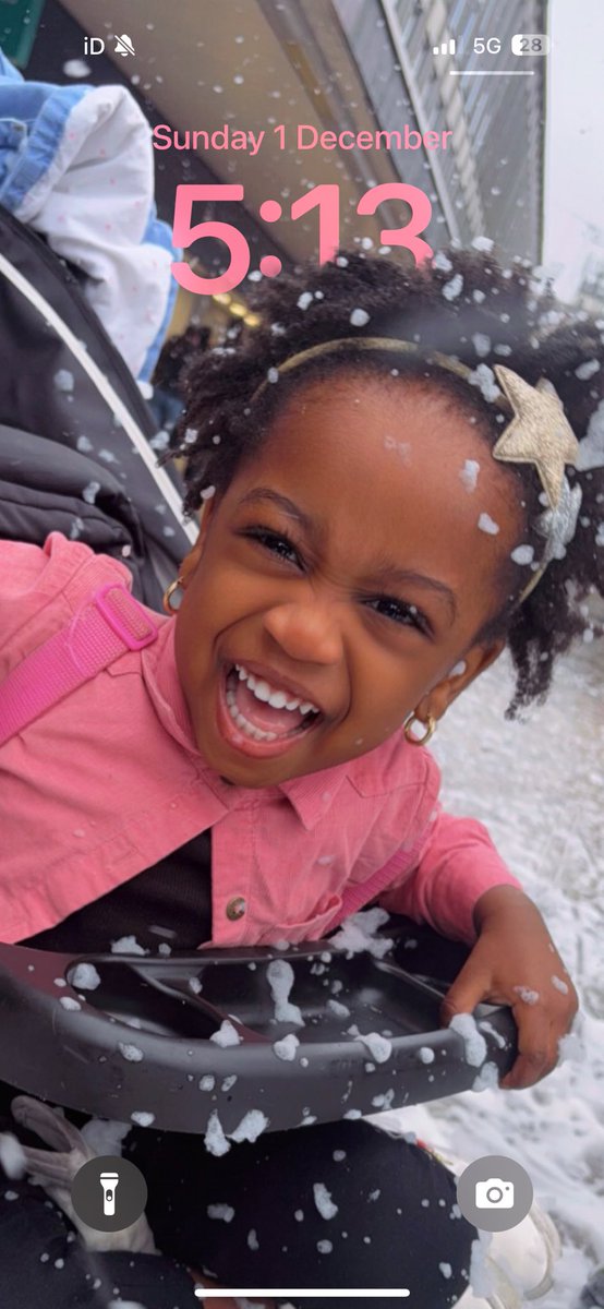 anywealth's tweet photo. Show me a more beautiful wall paper. #maRey. 💖💗💕💞💓
Now taking modeling gigs.
Apply via DM. 
#modelmom https://t.co/bclQJoKtaX