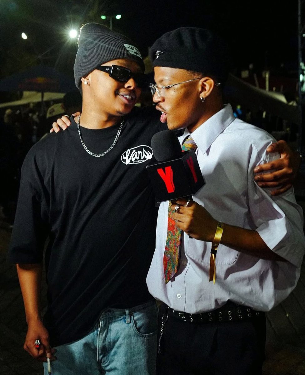 sahiphop247's tweet photo. A-Reece posted up  with Loatinover Pounds. https://t.co/ALEOdTy9qc
