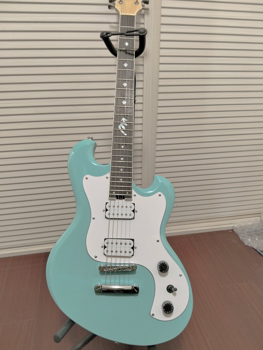 H_G_Diamond's tweet photo. カスタムギター～
ESP Ultratone Anon🎸🎸
（なんだか色が濃くなってきました） https://t.co/WkXX4bVIPr