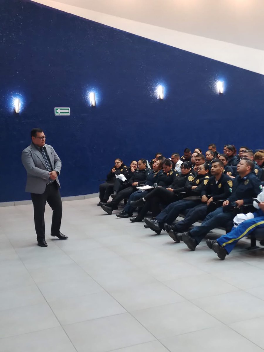 S_A_M_AC's tweet photo. Gracias a todos los alumnos de la LICENCIATURA Y MAESTRÍA EN SEGURIDAD PÚBLICA DE LA UNIVERSIDAD DE LA POLICÍA DE LA CIUDAD DE MÉXICO @SSC_CDMX por estar presentes en las conferencias del @LICCESARRUBIO con el tema "PRÁCTICA FORENSE POLICIAL Y LA CULTURA DE CERO CORRUPCIÓN" https://t.co/qBW0dCDH6V