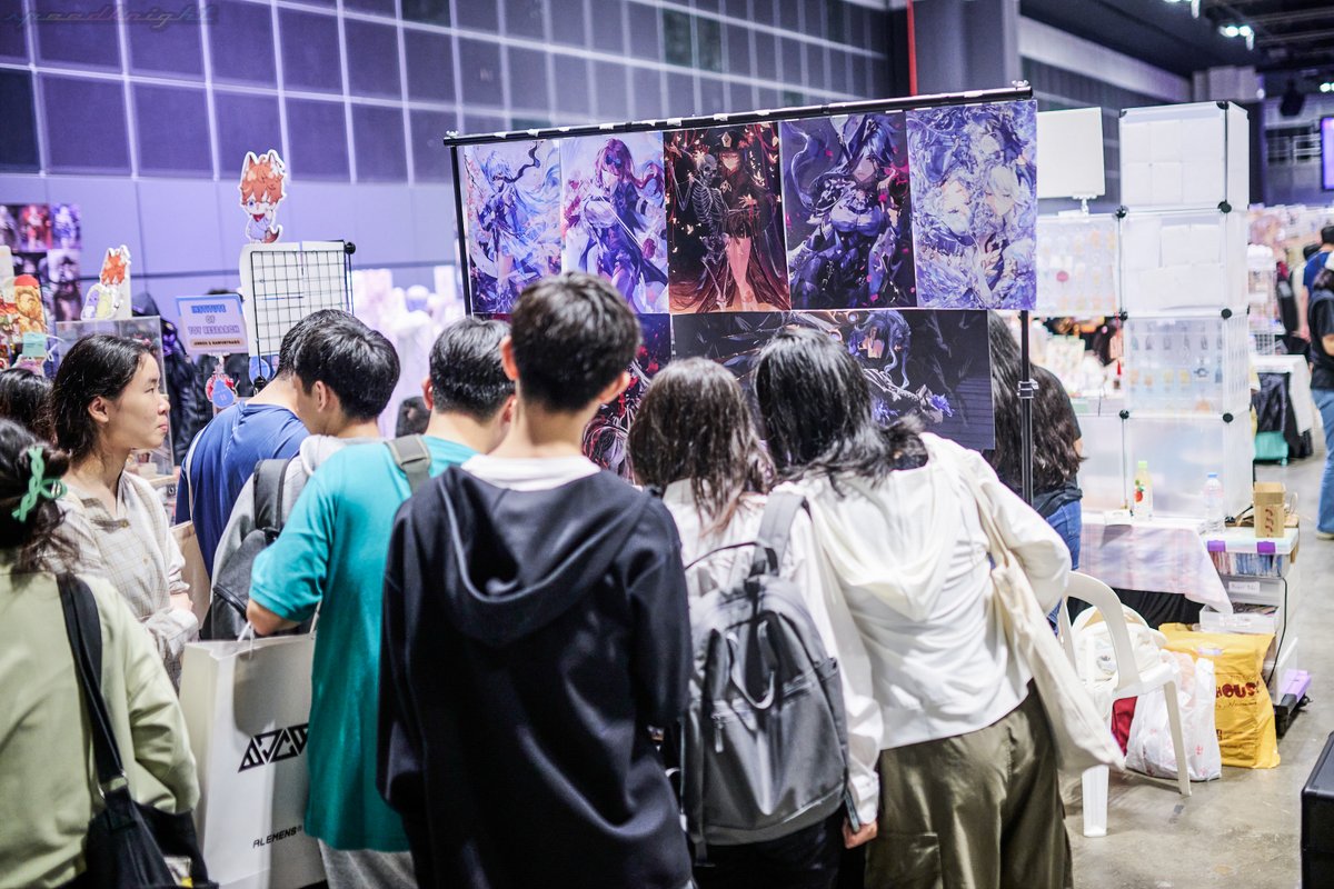 theeoy's tweet photo. 🌟ＣＲＥＡＴＯＲＳ‘ ＡＬＬＥＹ🌟
Are you ready for EOY 2024? Stay tuned—we’ll be kicking off the reveal of the amazing creators from Creators' Alley very soon!

🗓️ 21 &amp; 22 December 2024
📍 Suntec Convention Centre
#TheEOY #TheEOY2024 #TheEOYStage #TheEOYCreatorsAlley https://t.co/0KjYdRmQLU