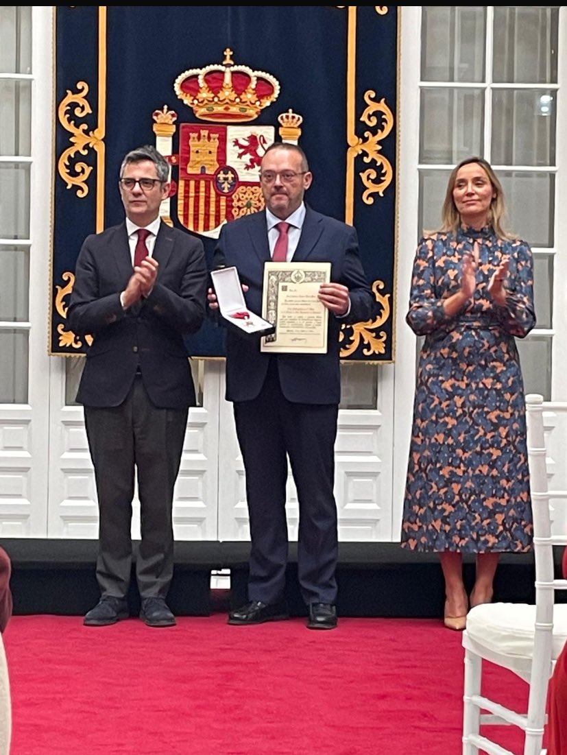 Procuradores-España tweet media
