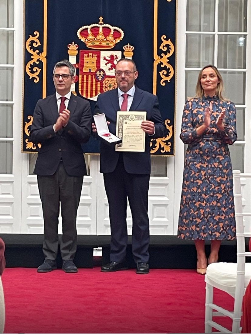 Procuradores-España tweet media