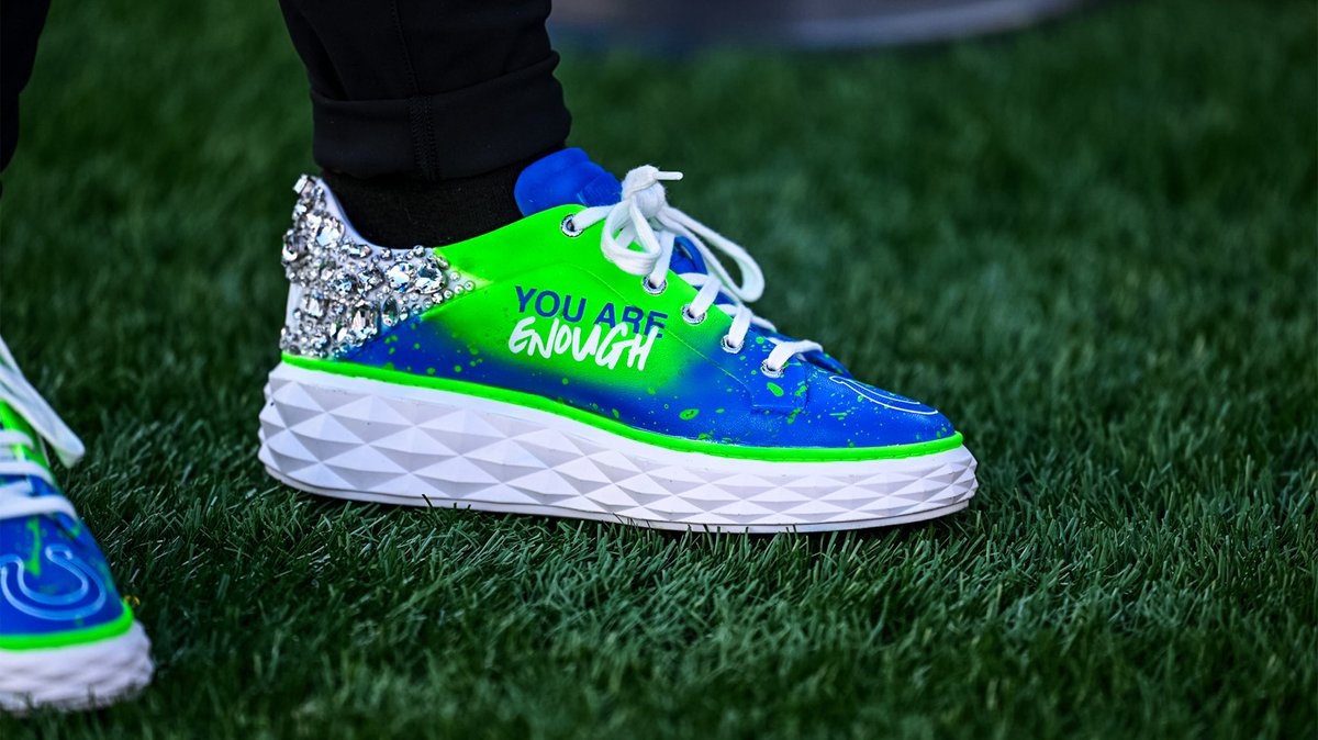 KickingStigma's tweet photo. Talking mental health awareness with our shoes today. 💙💚

#KickingTheStigma x #MyCauseMyCleats https://t.co/i4UlGaYCeM