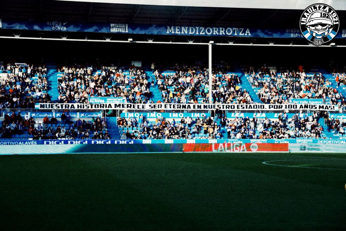 Iraultza1921's tweet photo. EZ GAITUZUE MUGITUKO!
NO NOS MOVERÁN!

@Alaves https://t.co/QliPPpryVU