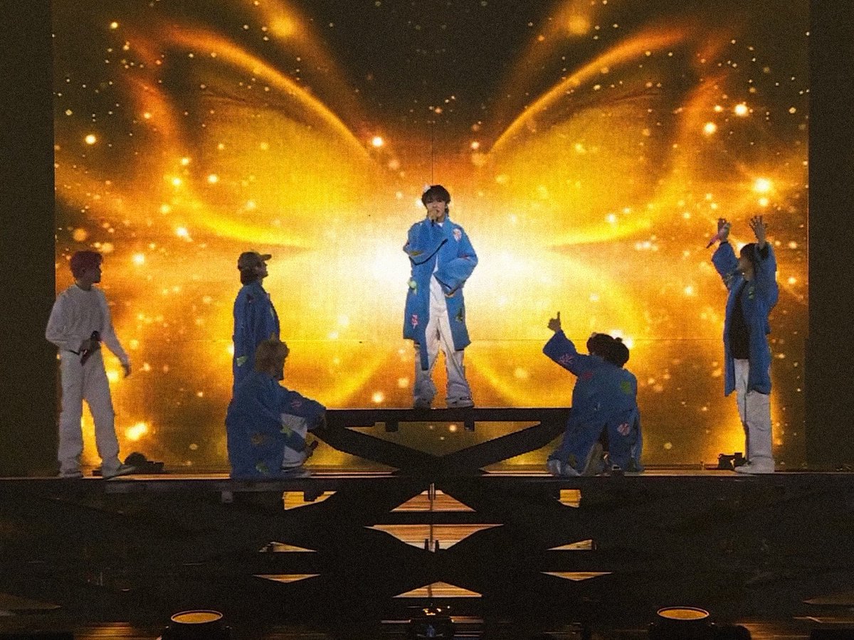 Here I am
두 눈을 뜨면 긴긴밤의 끝자리