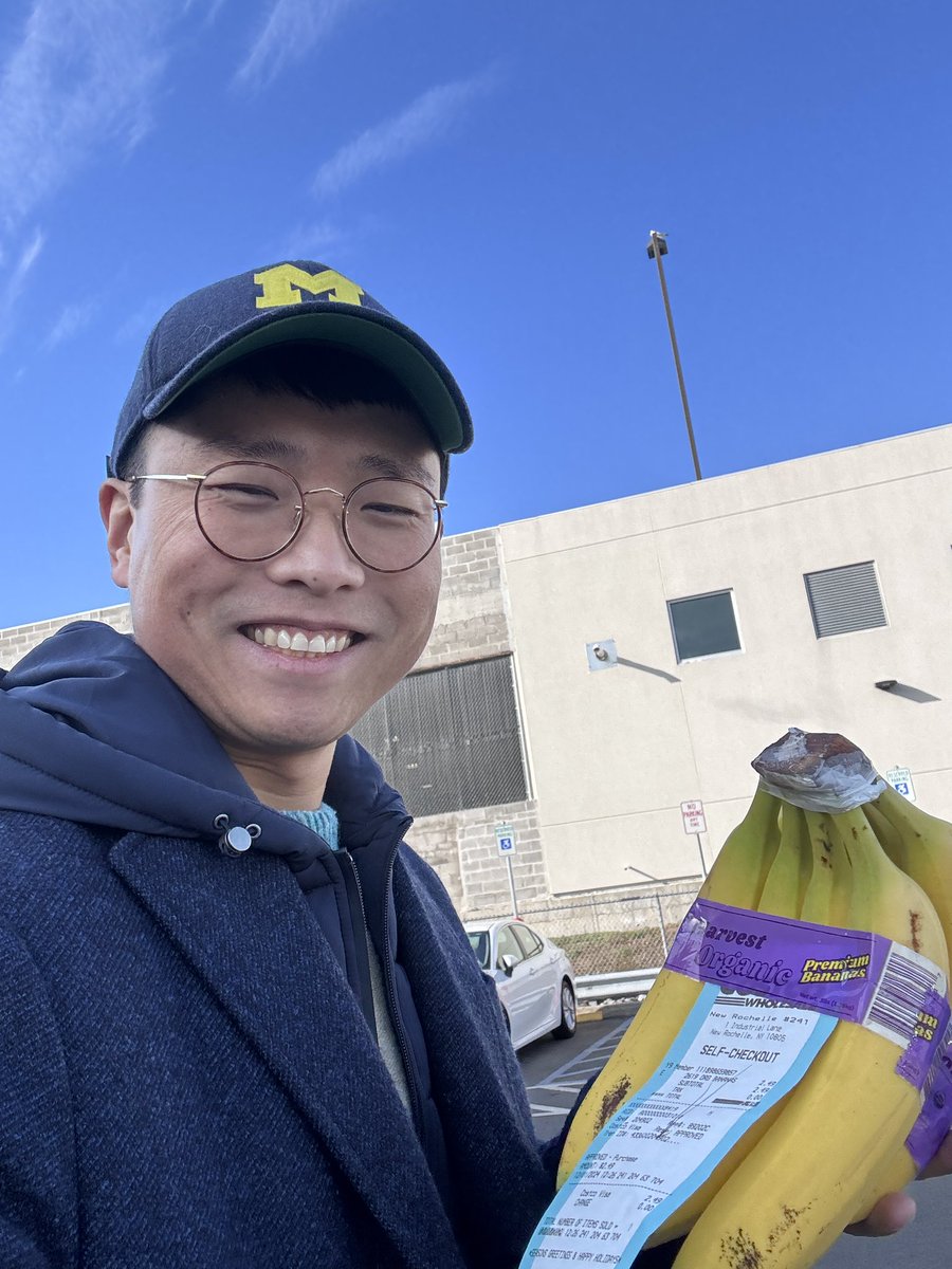 stevehou's tweet image. Gm and happy Sunday! #consumeless