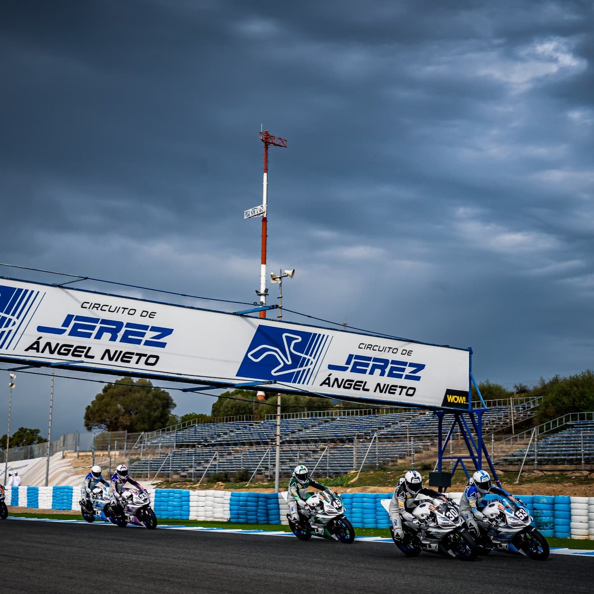 FIM_live's tweet image. Flashes of #FIMIntercontinentalGames 🏆

@ciudadjerez @circuitodejerez
@yamaharacingcom @DunlopMoto
#BetaTools #PantaRacingFuel 
@AirohHelmet @SPIDI_on_track
#XPDBoots 

#IGC #FIMICG  
#Motorcycle #Racing 
#Supersport #FIMUnions