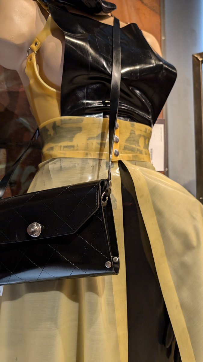 Mr Fuckin' ToyTorture - Jedi Butt Plug Master (@toytorture) on Twitter photo To continue one of the oldest traditions on ToyTorture.com, I present you this year's first Stocking Stuffer: Latex Phone Holster Bags and Clutches from <a href="/VASTFetishgear/">VAST-FetishGear</a>. Finally a rubber-only storage solution for Events 😍
toytorture.com/toytortures-st… To continue one of the oldest traditions on ToyTorture.com, I present you this year's first Stocking Stuffer: Latex Phone Holster Bags and Clutches from <a href="/VASTFetishgear/">VAST-FetishGear</a>. Finally a rubber-only storage solution for Events 😍
toytorture.com/toytortures-st…