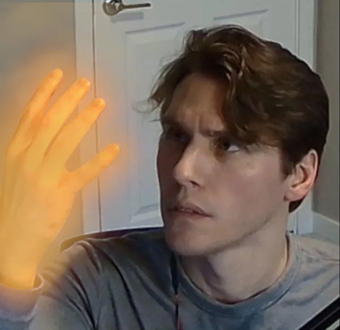 "Chat, I'm not gonna regenerate. Cha- Chat, I'm not gonna regenerate... People's hands usually glows! *Time-Lord Andy* *wheeze* I'm not gonna regenerate-"
*begings regenerate*